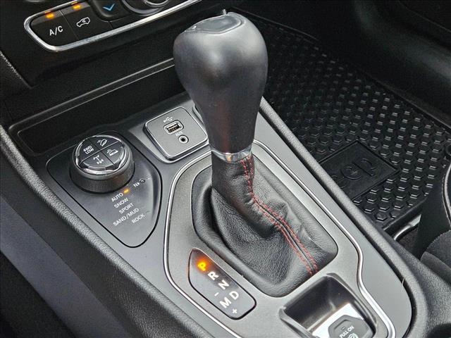 Vehicle image 12 of 26