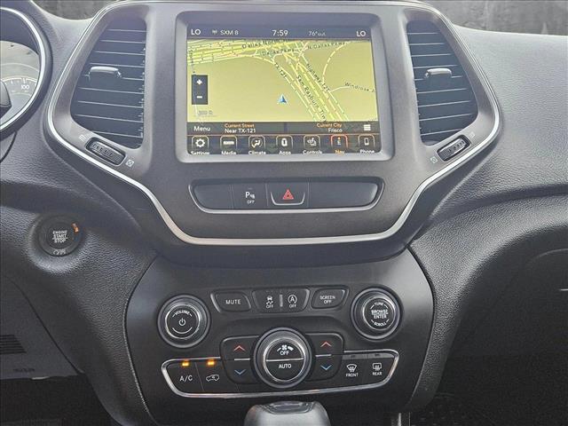Vehicle image 14 of 26
