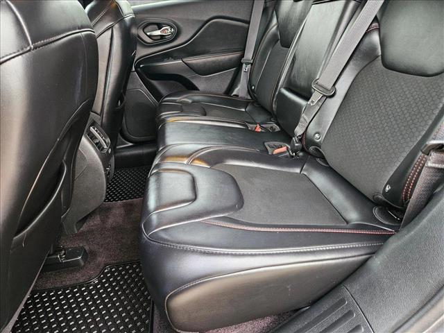 Vehicle image 19 of 26