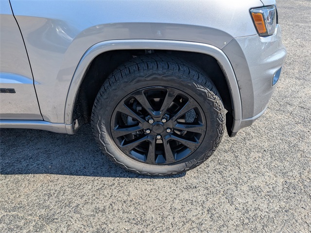 Vehicle image 10 of 35