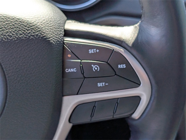 Vehicle image 25 of 35