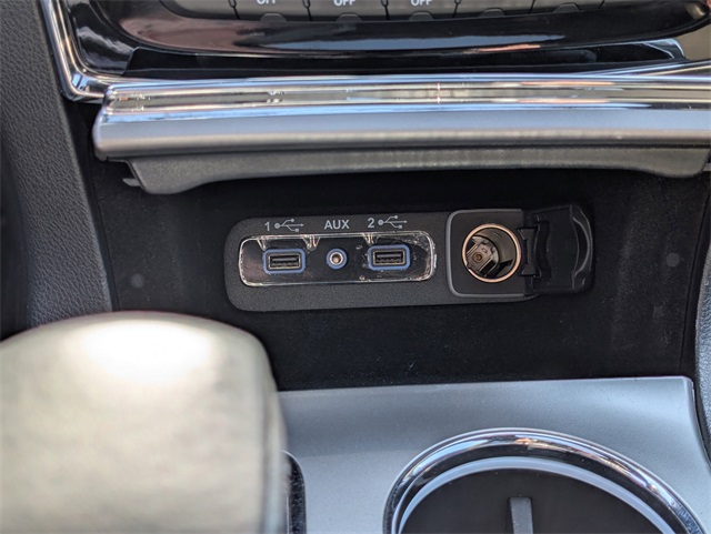Vehicle image 28 of 35