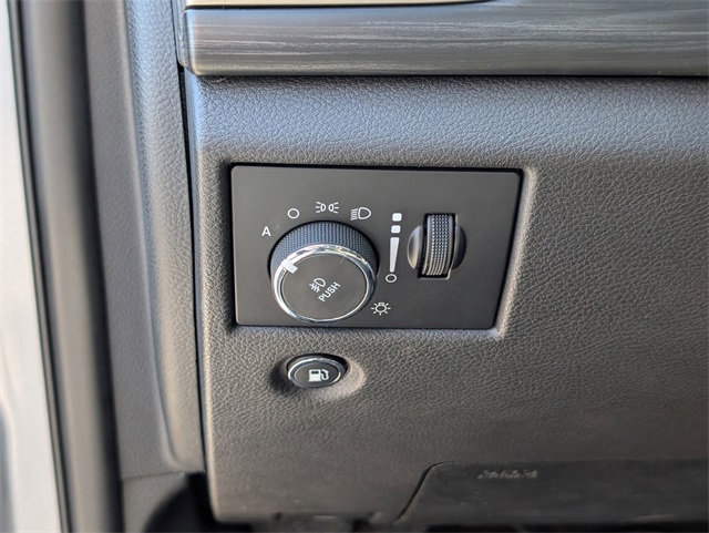 Vehicle image 23 of 35