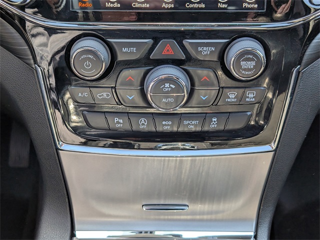 Vehicle image 27 of 35