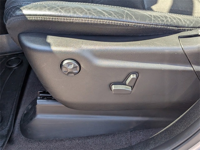 Vehicle image 22 of 35
