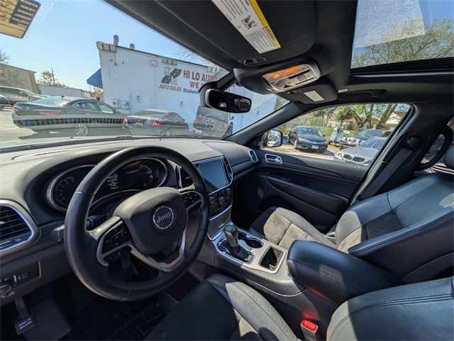 Vehicle image 16 of 35