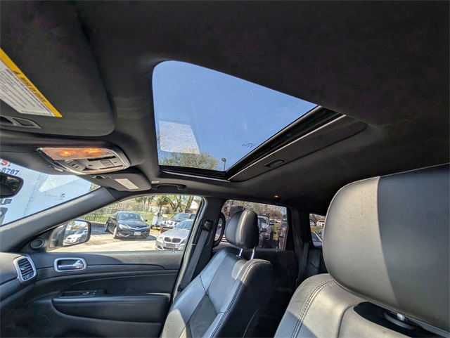 Vehicle image 20 of 35
