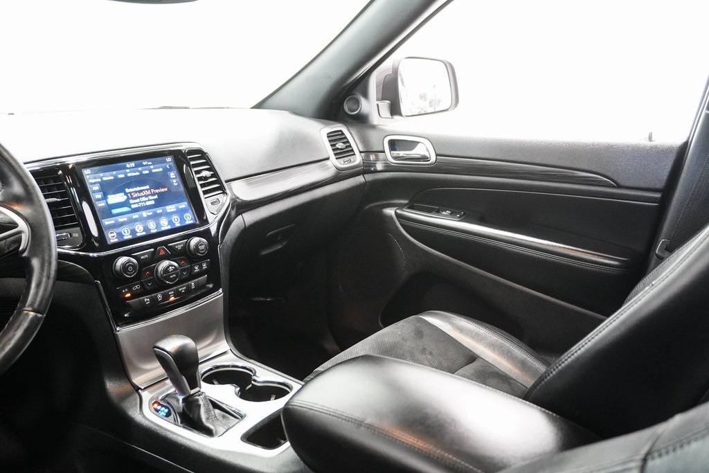 Vehicle image 16 of 30