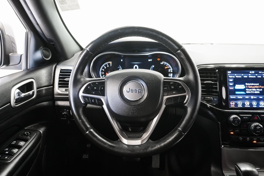 Vehicle image 17 of 30