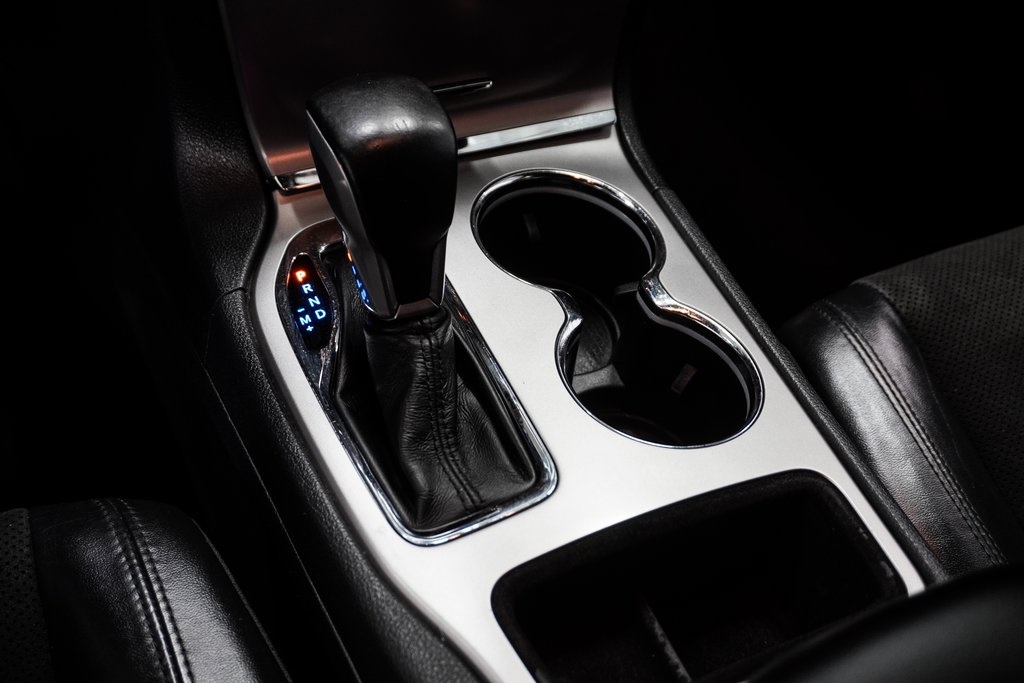 Vehicle image 23 of 30
