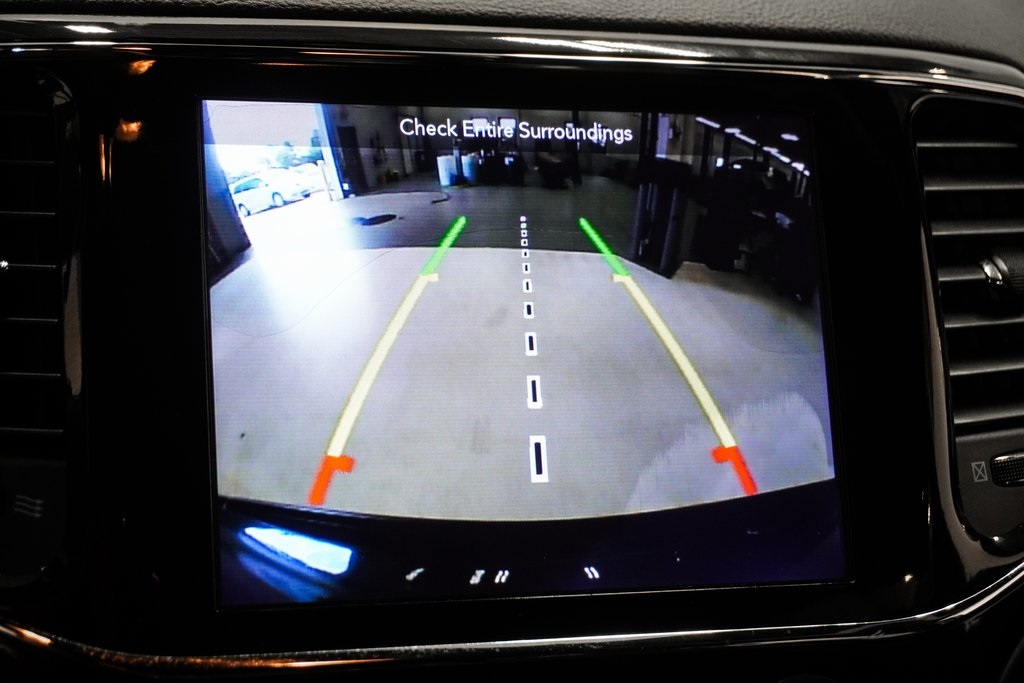 Vehicle image 21 of 30