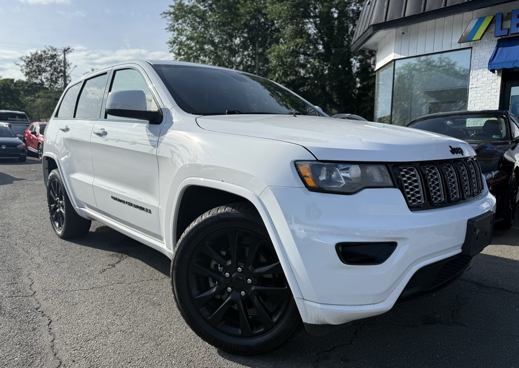 Vehicle image 2 of 24