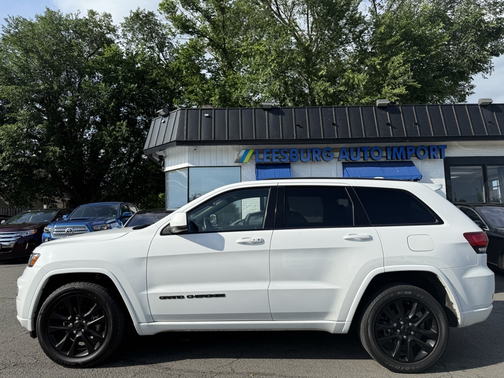 Vehicle image 6 of 24