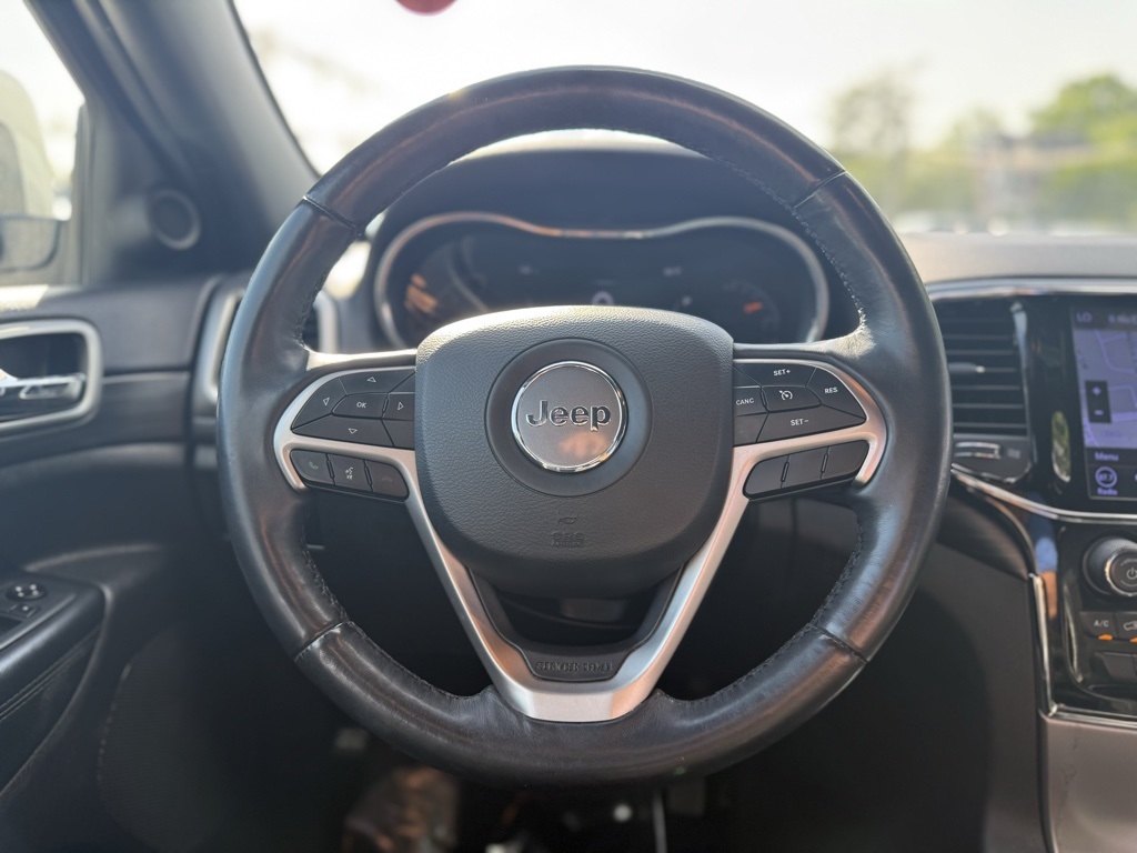 Vehicle image 19 of 24