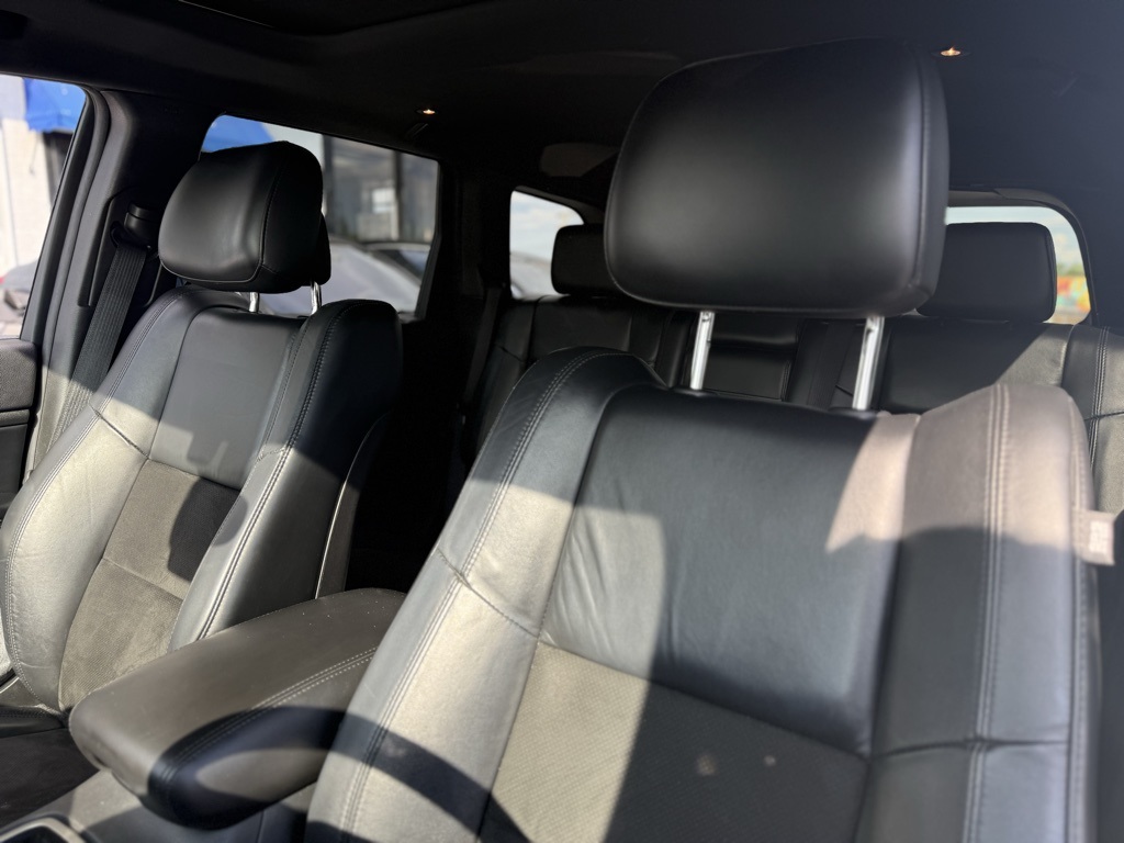 Vehicle image 10 of 24