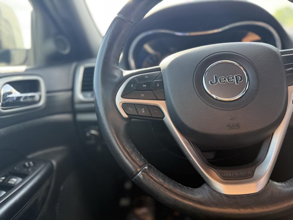 Vehicle image 20 of 24
