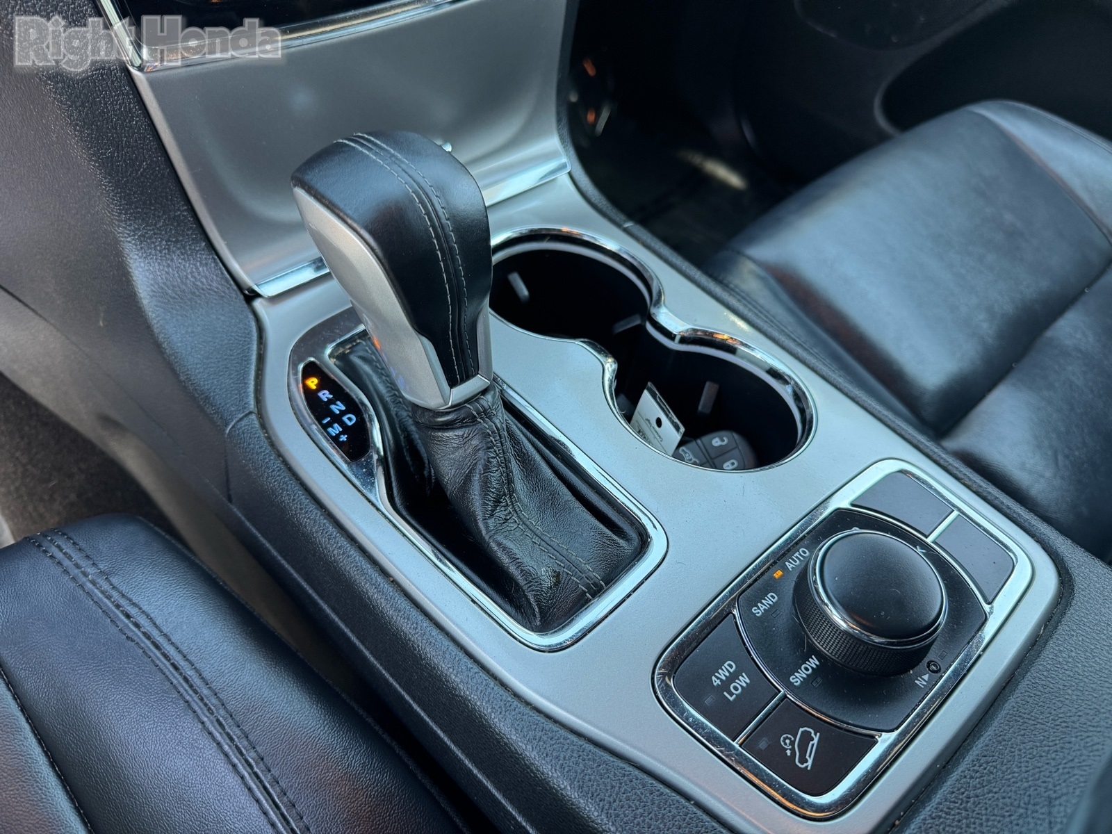 Vehicle image 13 of 31