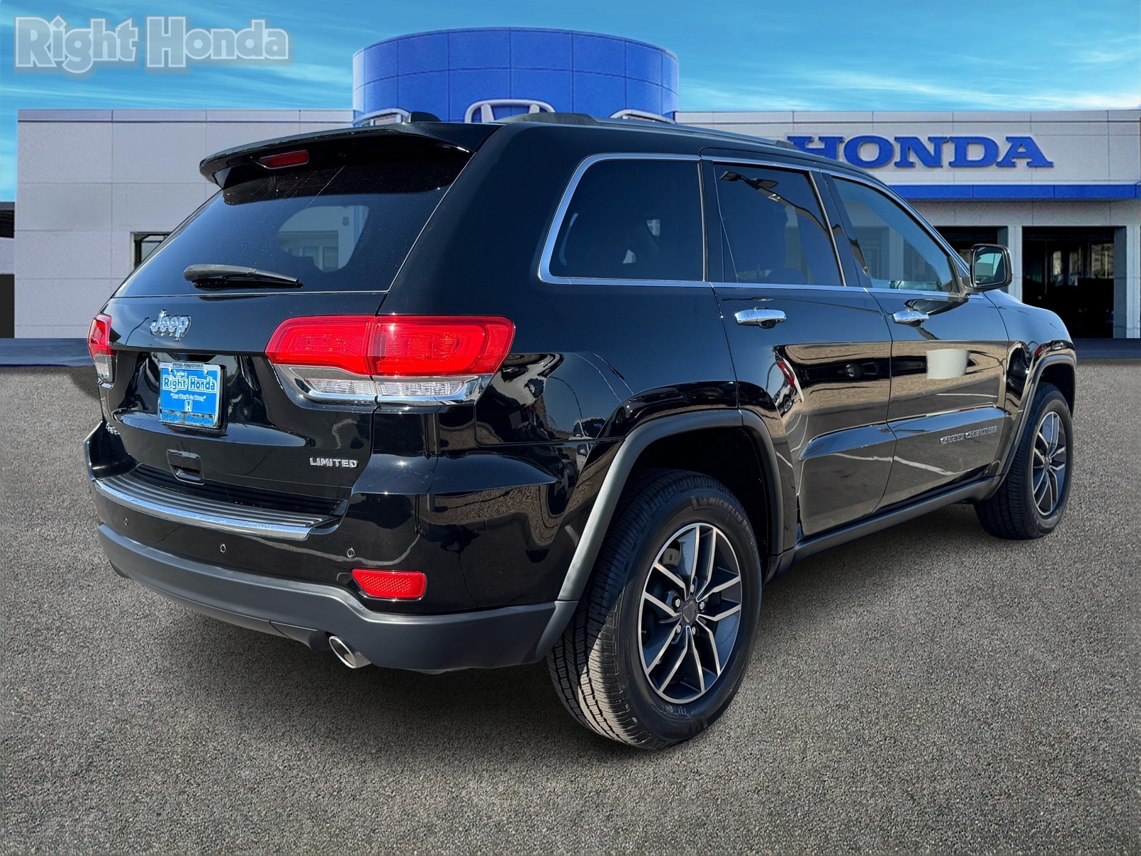 Vehicle image 3 of 31