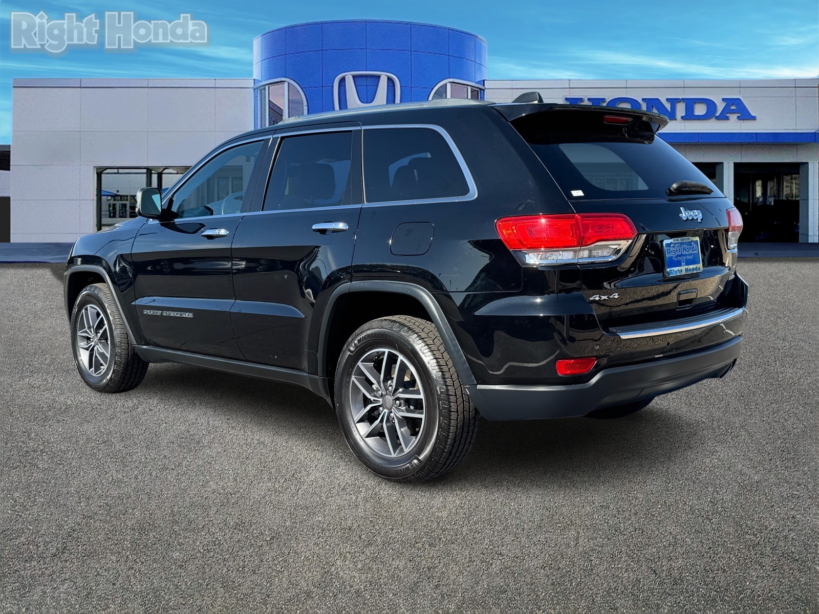 Vehicle image 8 of 31