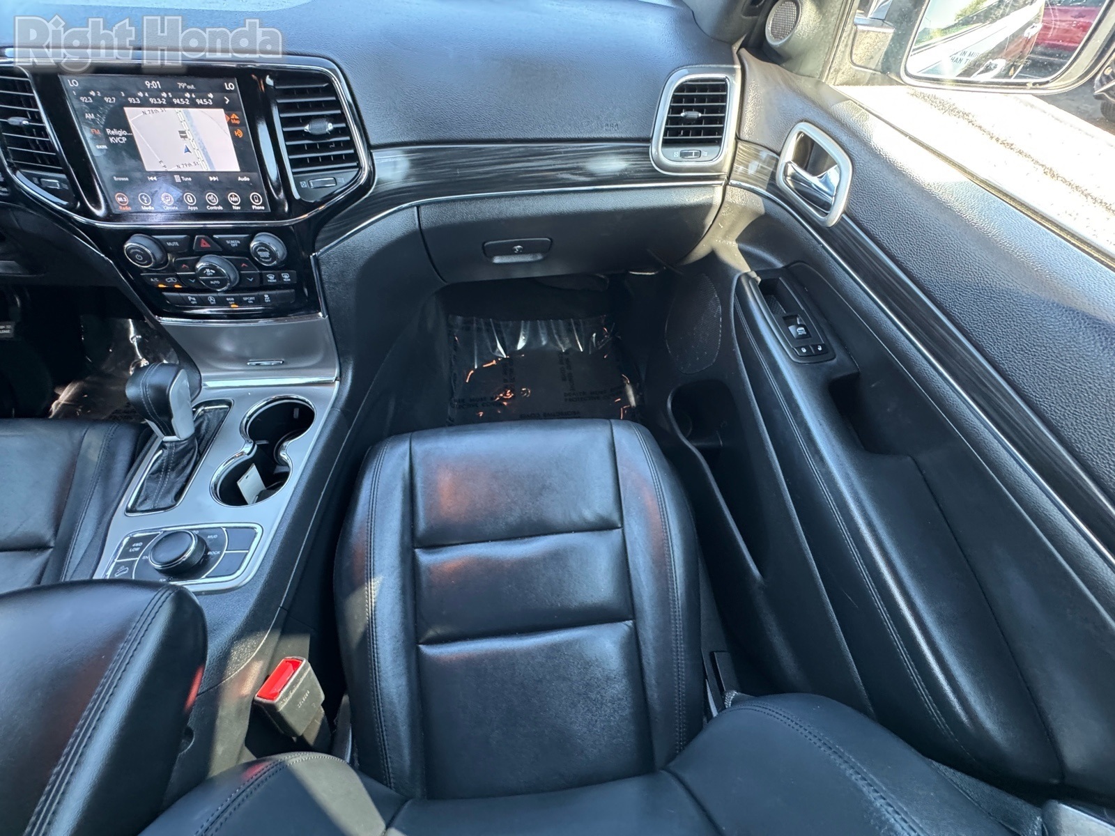 Vehicle image 26 of 31