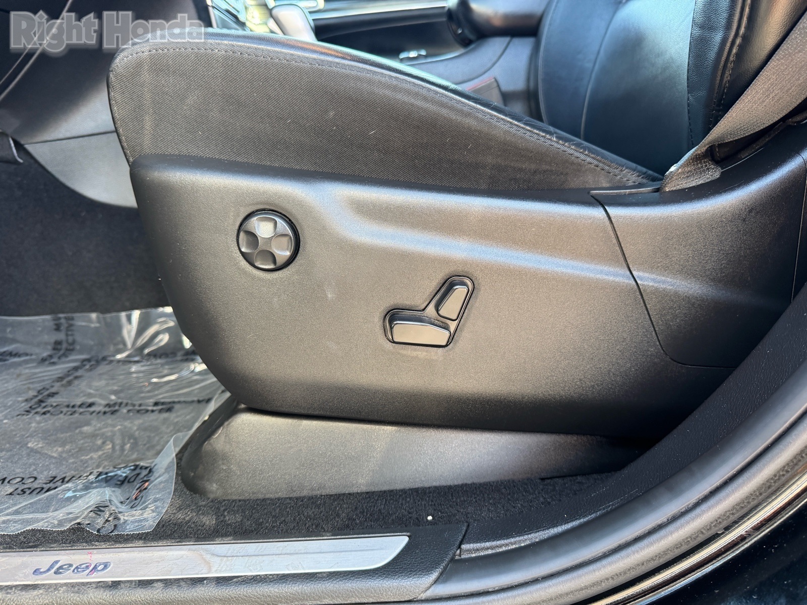 Vehicle image 22 of 31