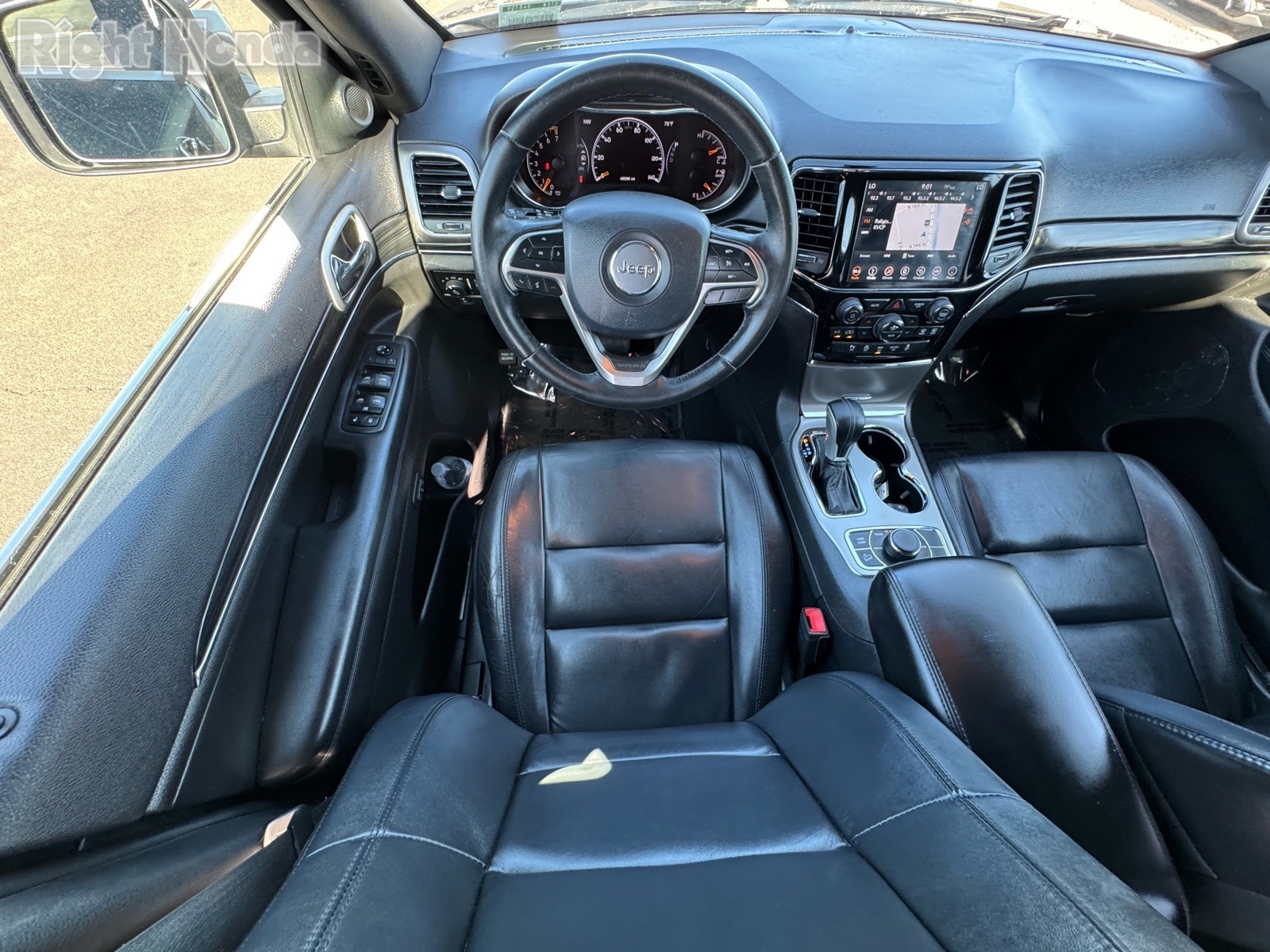 Vehicle image 25 of 31