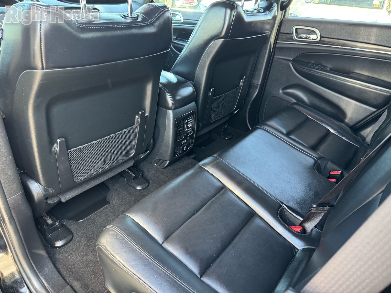 Vehicle image 23 of 31