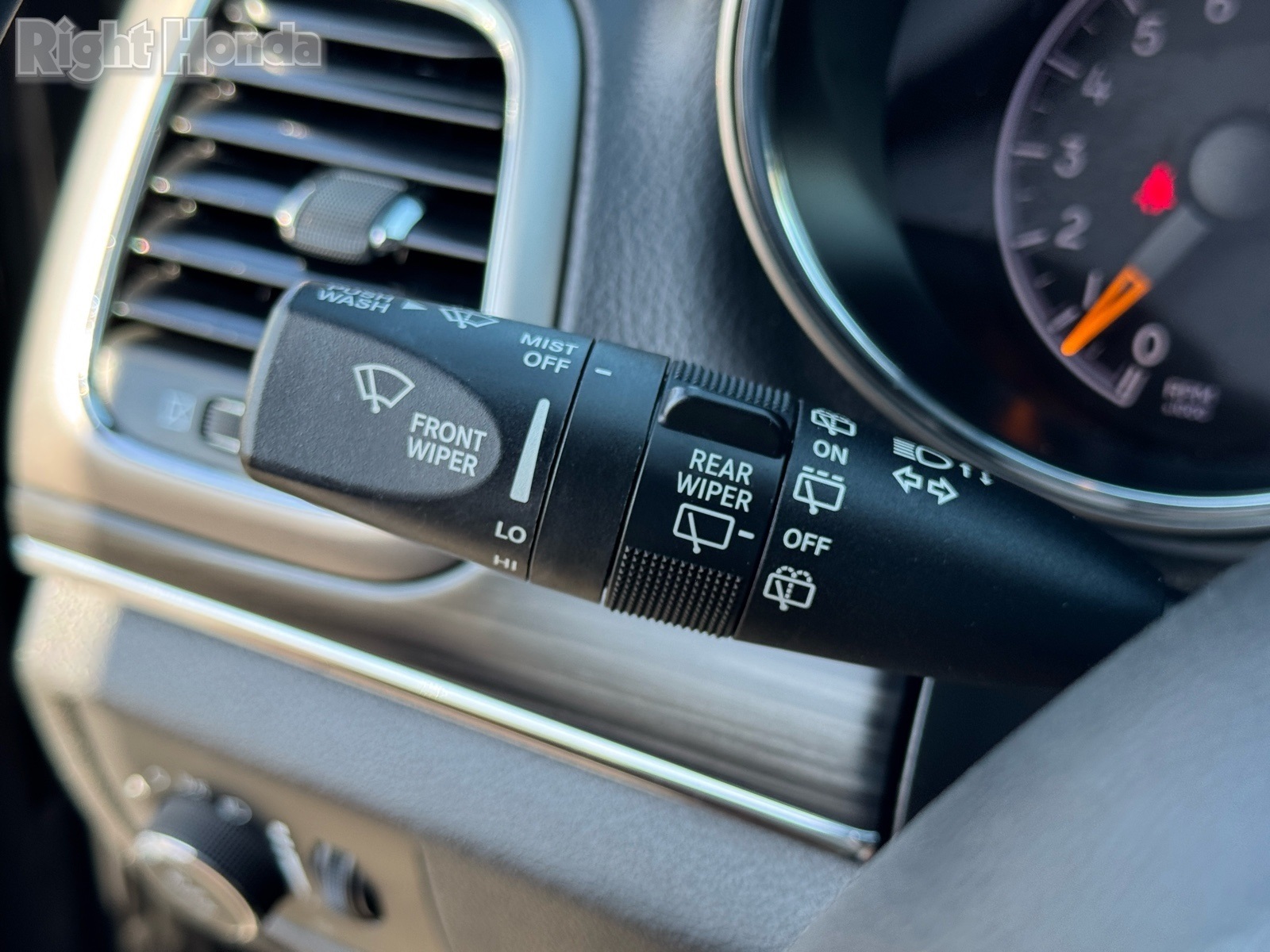Vehicle image 18 of 31