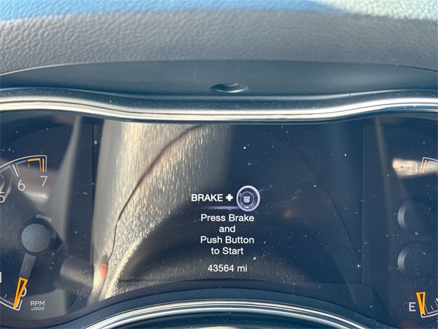 2019 Jeep Grand Cherokee Limited Image 19 of 25