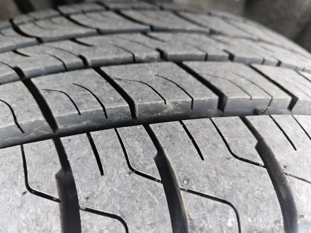 Vehicle image 25 of 91