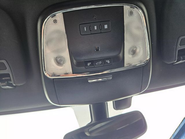 Vehicle image 51 of 91