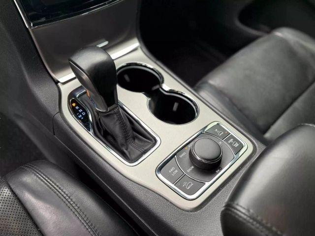 Vehicle image 16 of 26