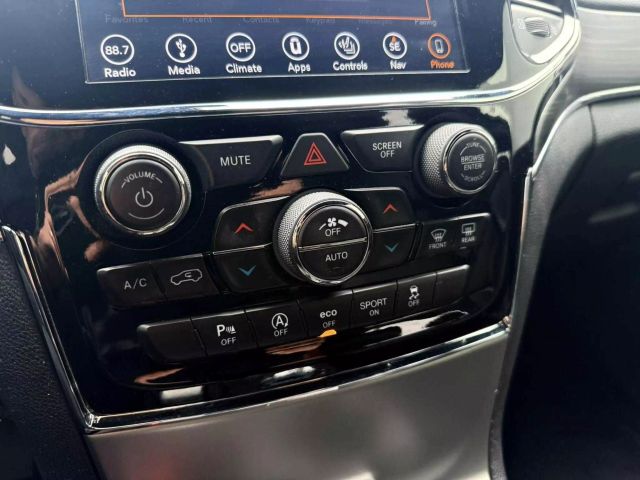 Vehicle image 25 of 26