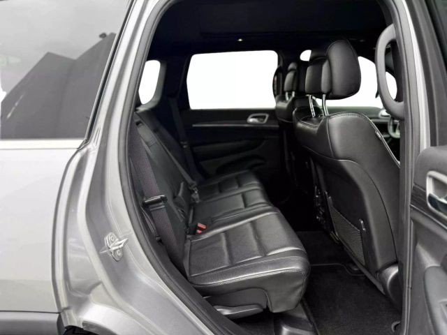 Vehicle image 24 of 26