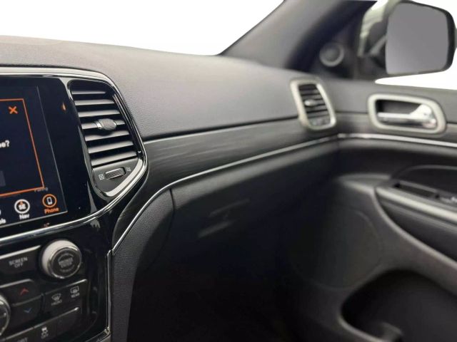 Vehicle image 19 of 26