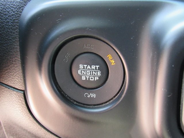 Vehicle image 27 of 44
