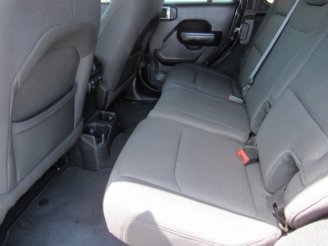 Vehicle image 18 of 44