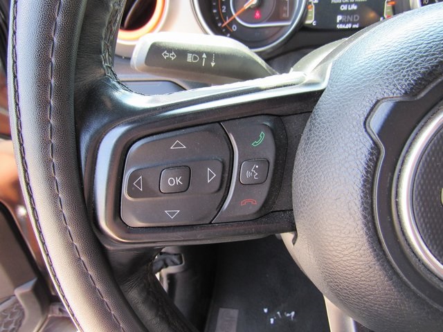 Vehicle image 31 of 44