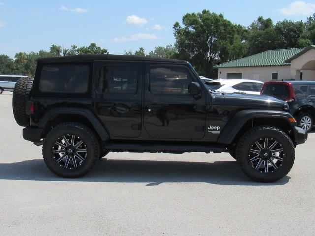 Vehicle image 8 of 44