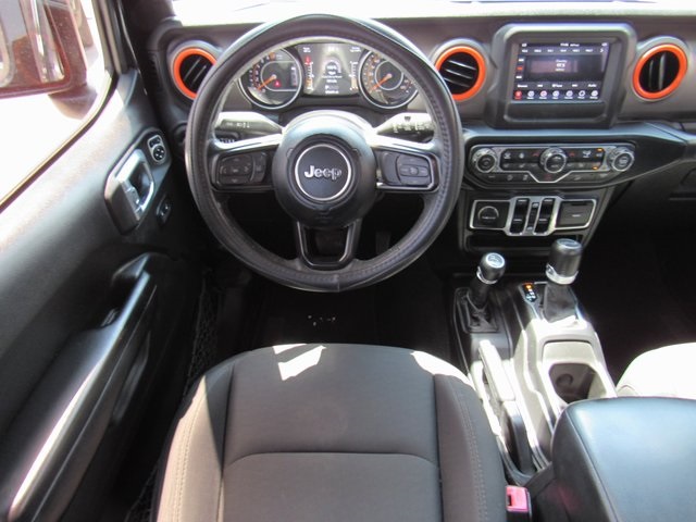 Vehicle image 21 of 44