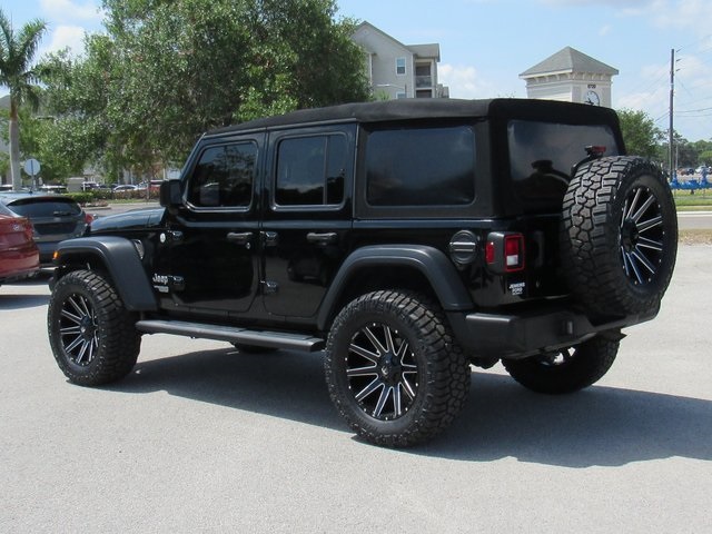 Vehicle image 13 of 44