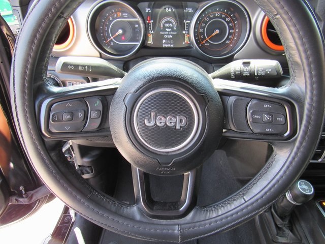 Vehicle image 33 of 44