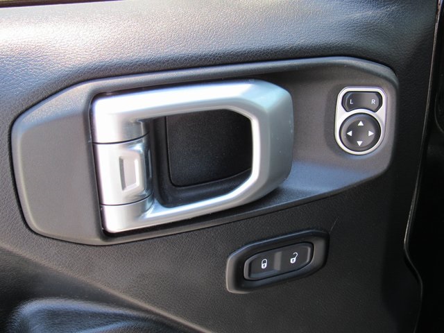 Vehicle image 22 of 44