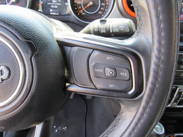 Vehicle image 32 of 44