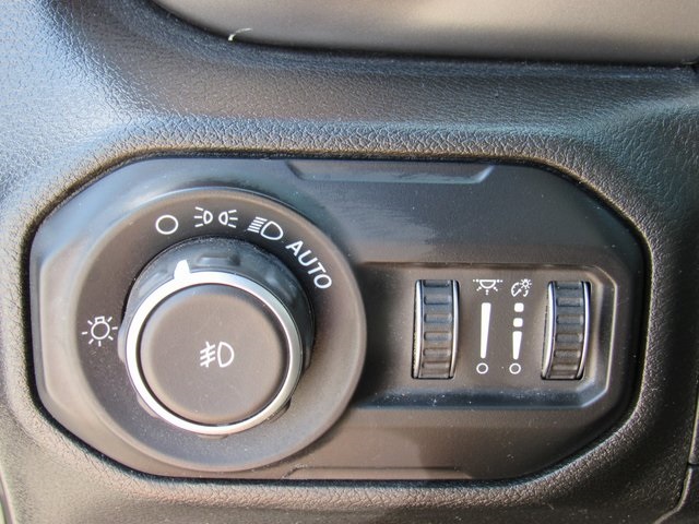 Vehicle image 30 of 44