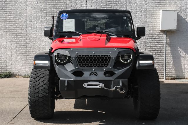 2019 Jeep Wrangler Unlimited Sahara Image 2 of 29