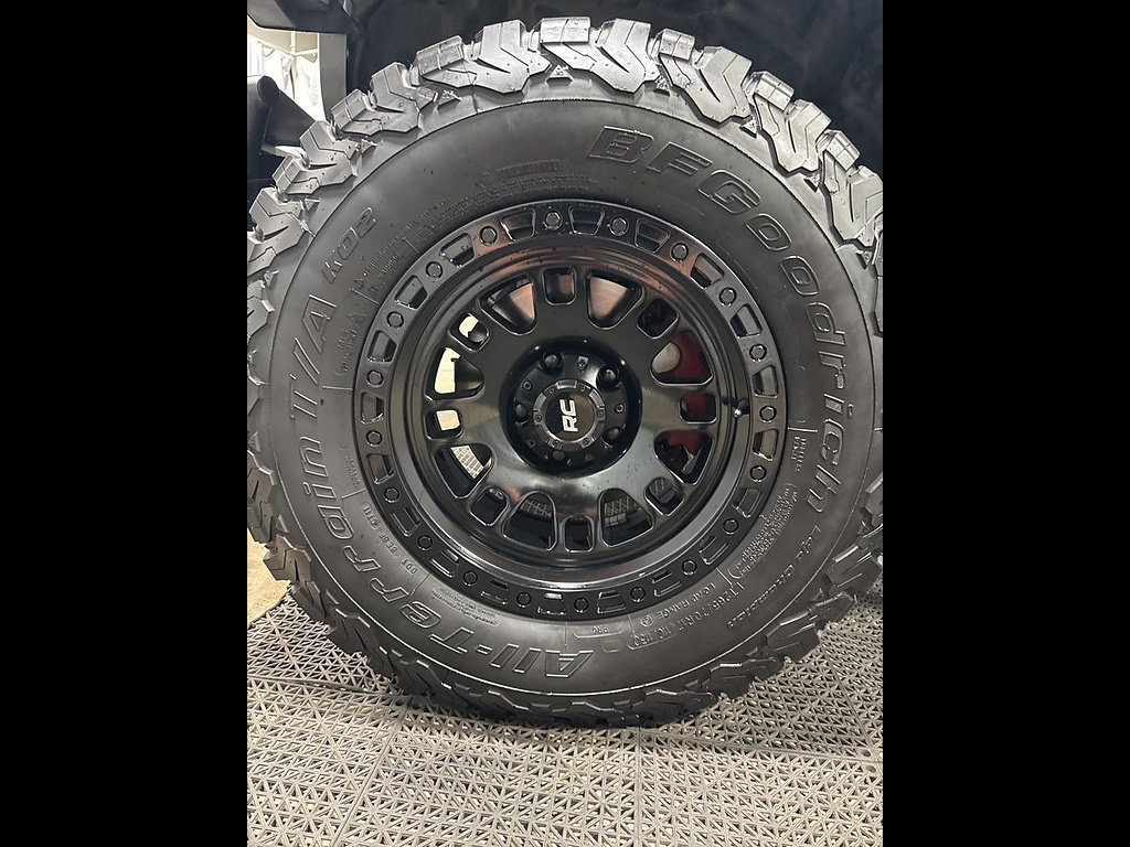 2019 Jeep Wrangler Unlimited Sport S Image 2 of 51