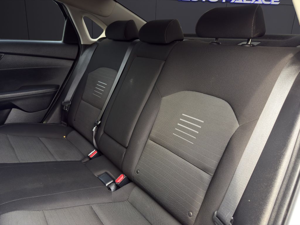 Vehicle image 20 of 28