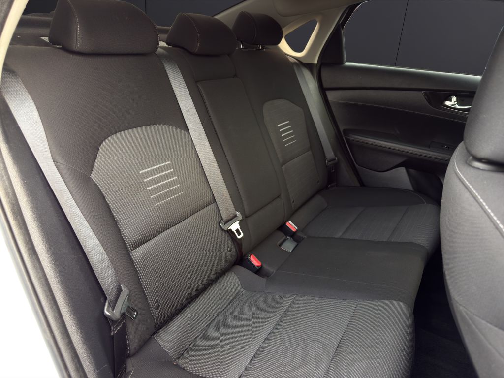 Vehicle image 19 of 28