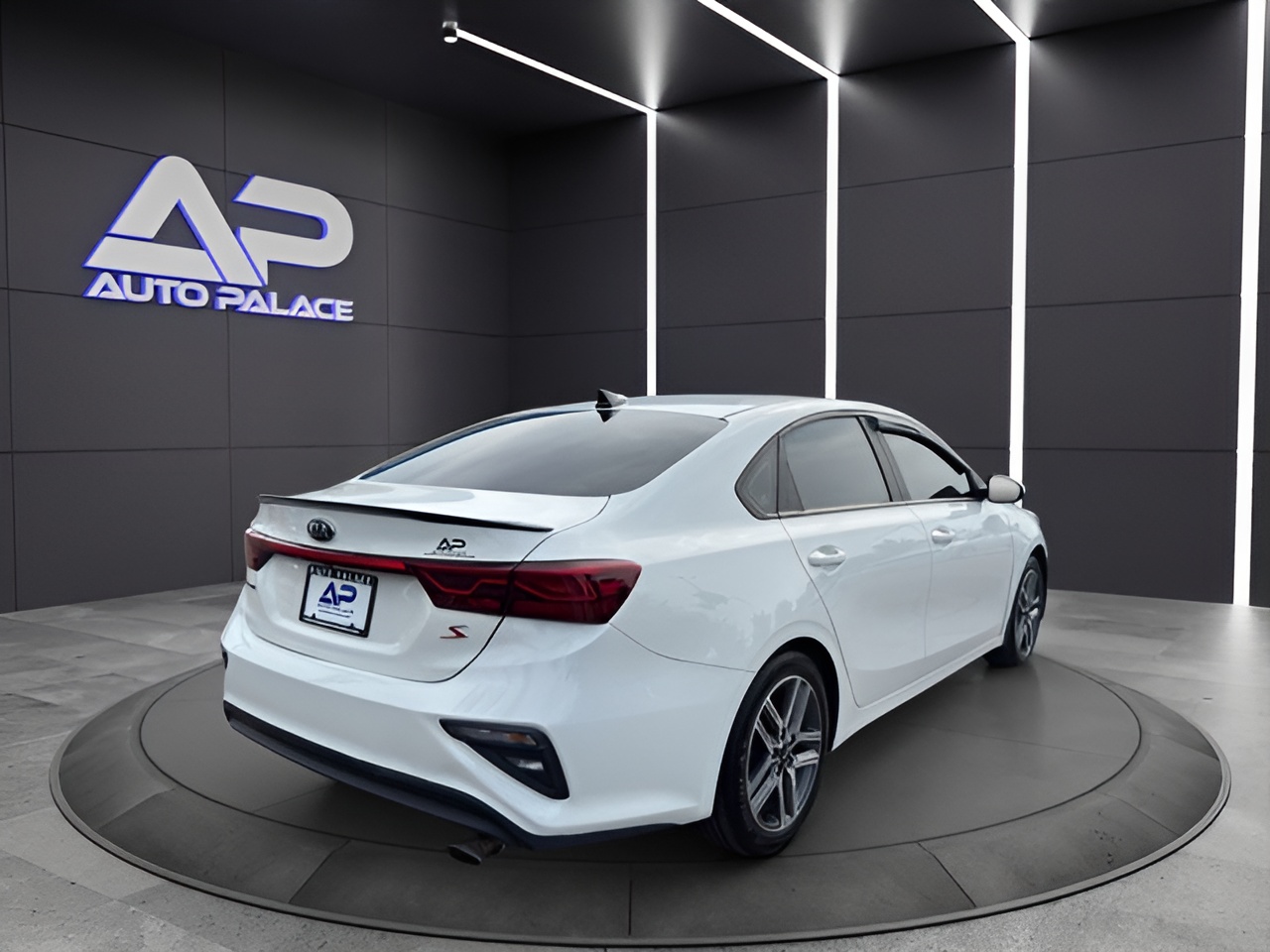 Vehicle image 25 of 28